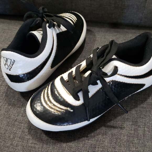 Vizaitti Athletic Soccer Turf Shoes Black White Child Size 8 - Picture 1 of 8
